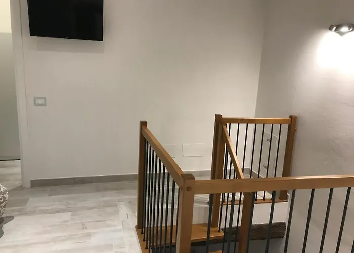 Del Duca מלון דירות פררה